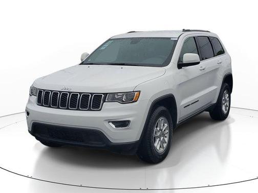 Bright White Clearcoat 2019 Jeep Grand Cherokee Laredo E