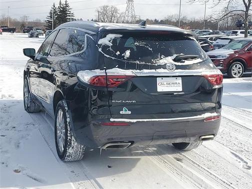 2022 Buick Enclave Essence