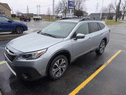 Ice Silver Metallic 2021 Subaru Outback Limited XT