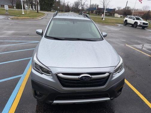 Ice Silver Metallic 2021 Subaru Outback Limited XT