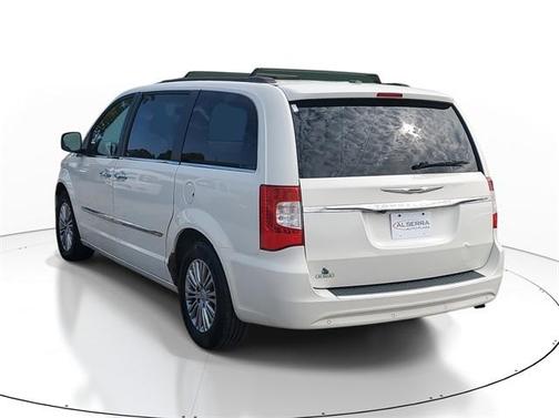 2013 Chrysler Town & Country Touring-L
