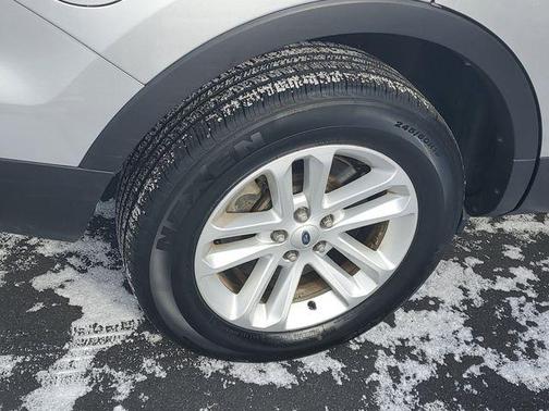Ingot Silver Metallic 2015 Ford Explorer XLT