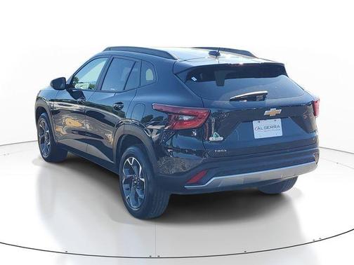 Mosaic Black Metallic 2024 Chevrolet Trax LT
