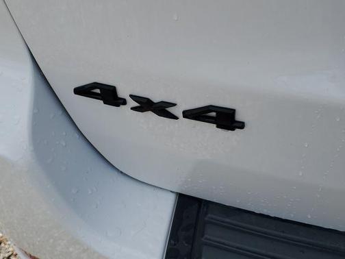 Bright White Clearcoat 2014 Jeep Grand Cherokee Altitude