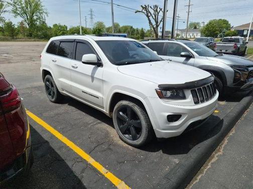 Bright White Clearcoat 2014 Jeep Grand Cherokee Altitude