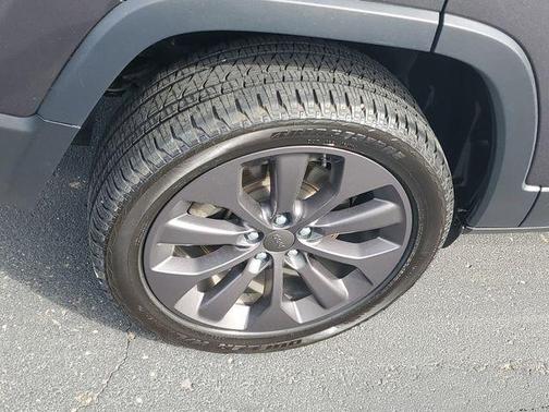 Granite Crystal Clearcoat Metallic 2021 Jeep Cherokee Latitude Lux