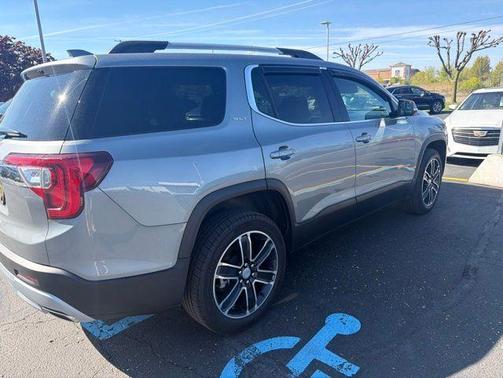 Sterling 2023 GMC Acadia SLT