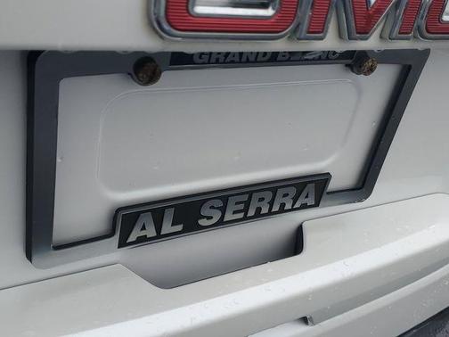 White Frost Tri-Coat 2018 GMC Yukon SLT