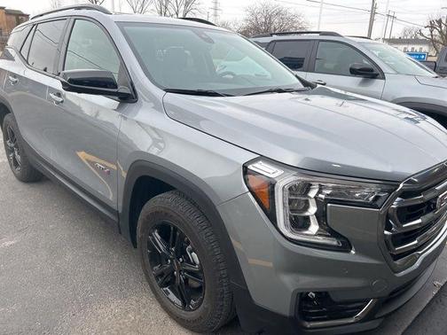 Sterling 2024 GMC Terrain AT4