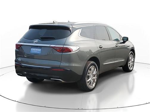 2022 Buick Enclave Essence