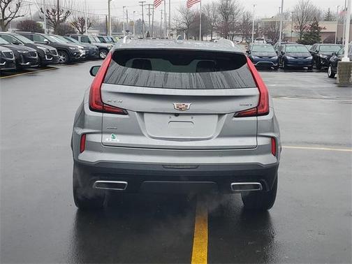 2024 Cadillac XT4 Premium Luxury