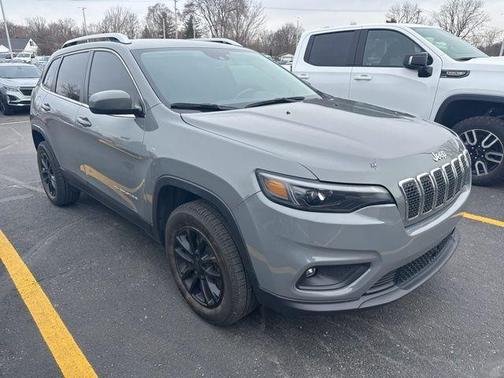 Sting Gray Clearcoat 2021 Jeep Cherokee Latitude Lux