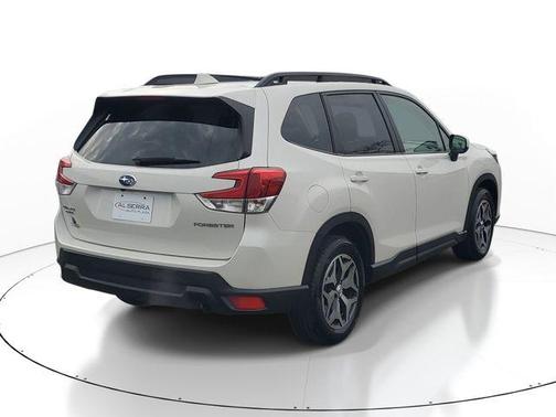 Crystal White Pearl 2022 Subaru Forester Premium