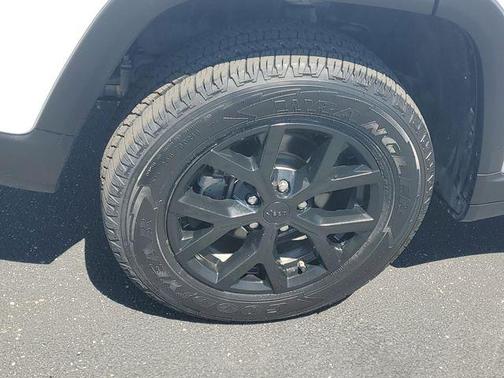 Bright White Clearcoat 2022 Jeep Grand Cherokee Limited