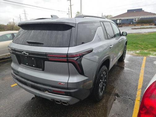 Sterling Gray Metallic 2024 Chevrolet Traverse Z71