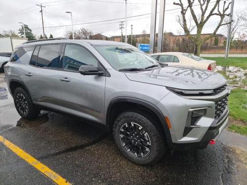 Sterling Gray Metallic 2024 Chevrolet Traverse Z71