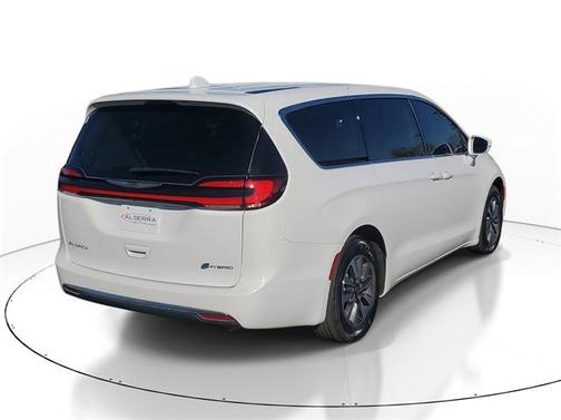 2022 Chrysler Pacifica Hybrid Touring L