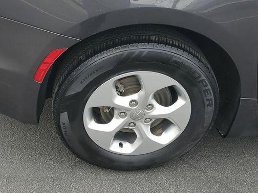 Granite Crystal Clearcoat Metallic 2017 Chrysler Pacifica Touring-L Plus