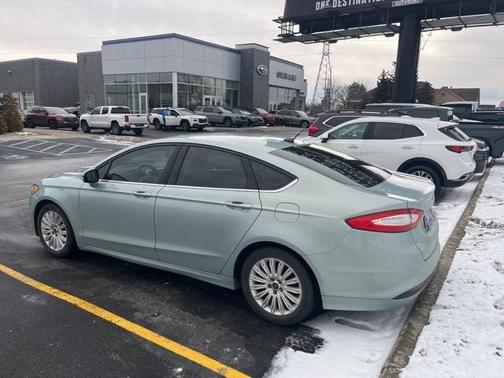 2013 Ford Fusion Hybrid SE