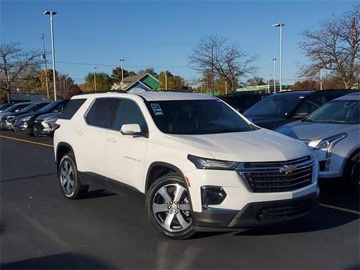 2022 Chevrolet Traverse LT Leather