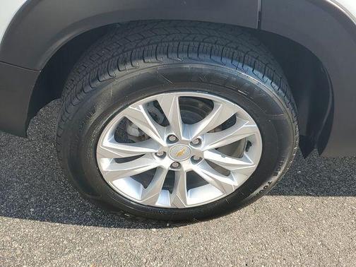 Summit White 2023 Chevrolet Trailblazer LS