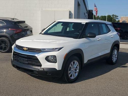 Summit White 2023 Chevrolet Trailblazer LS