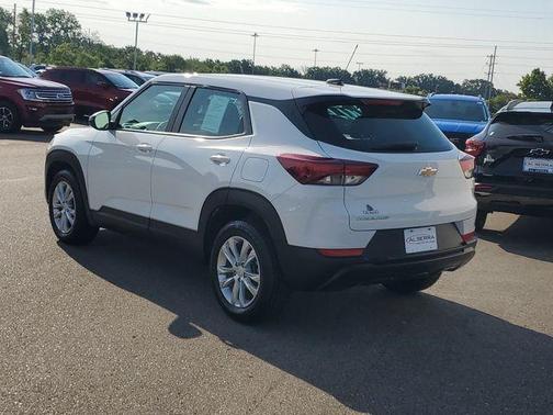 Summit White 2023 Chevrolet Trailblazer LS