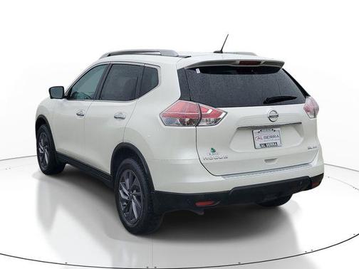 White 2016 Nissan Rogue SL