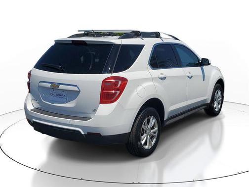 Summit White 2017 Chevrolet Equinox LT