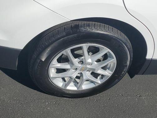 Summit White 2024 Chevrolet Equinox LT