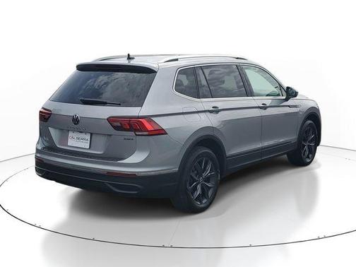 Pyrite Silver Metallic 2023 Volkswagen Tiguan 2.0T SE