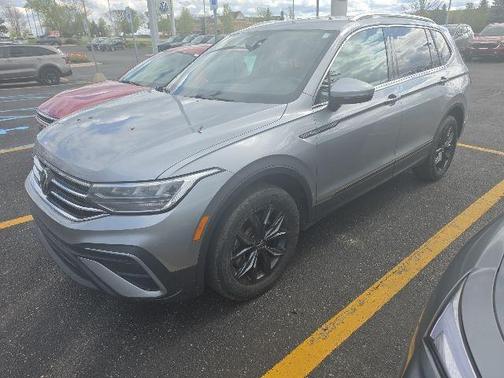 Pyrite Silver Metallic 2023 Volkswagen Tiguan 2.0T SE