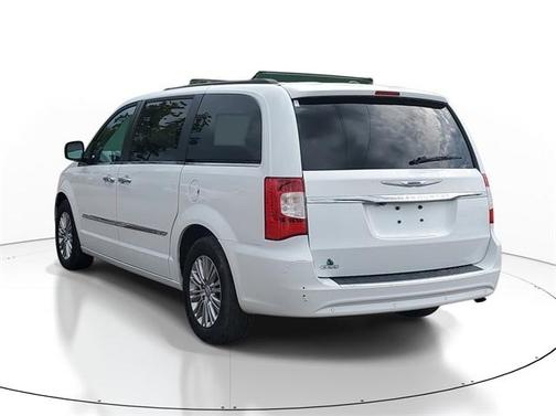 2015 Chrysler Town & Country Touring-L