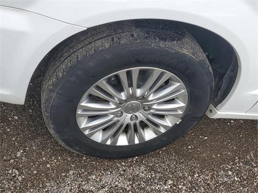 2015 Chrysler Town & Country Touring-L