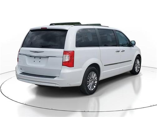 2015 Chrysler Town & Country Touring-L