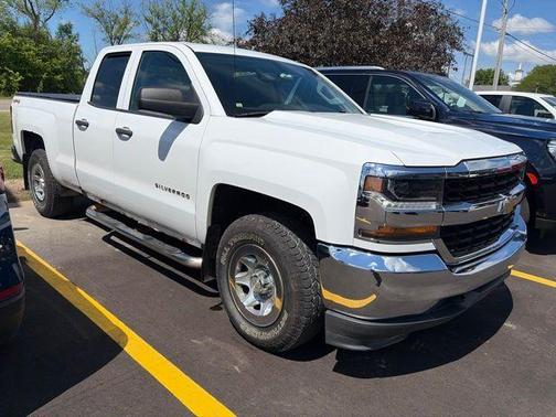 Summit White 2017 Chevrolet Silverado 1500 WT