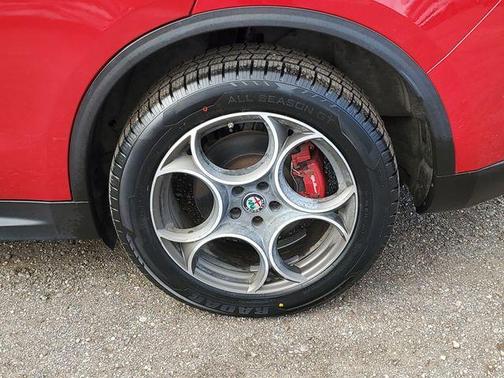 Rosso 2018 Alfa Romeo Stelvio