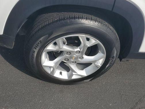 Summit White 2024 Chevrolet Trax LS