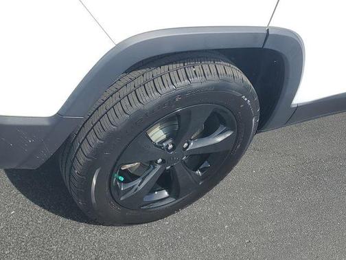 Bright White Clearcoat 2021 Jeep Cherokee Latitude Lux