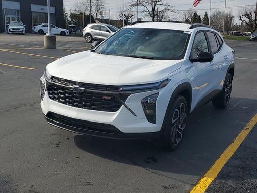 Summit White 2024 Chevrolet Trax 2RS