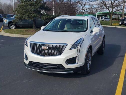 Crystal White Tri-Coat 2021 Cadillac XT5 Premium Luxury
