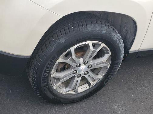 White Diamond Clearcoat 2014 GMC Acadia SLT-1