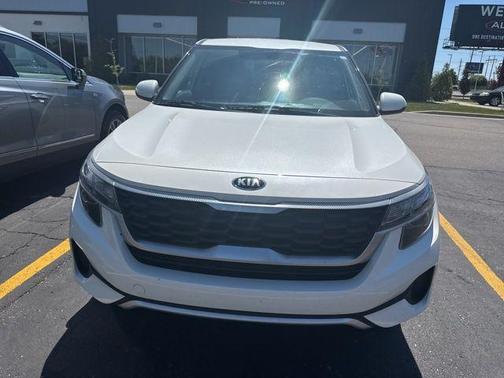 Snow White Pearl 2021 Kia Seltos LX