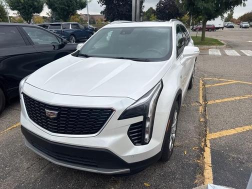 2022 Cadillac XT4 Premium Luxury