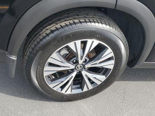 Black 2021 Nissan Rogue SV