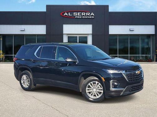 Mosaic Black Metallic 2023 Chevrolet Traverse LT Cloth