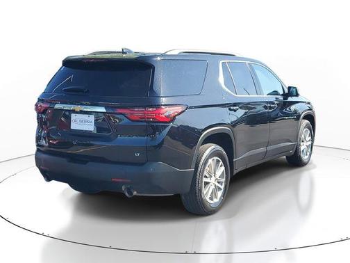 Mosaic Black Metallic 2023 Chevrolet Traverse LT Cloth