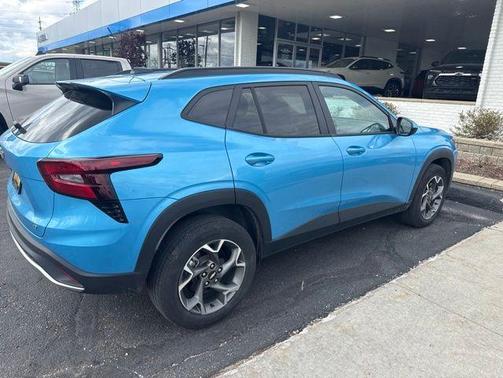 Marina Blue 2025 Chevrolet Trax LT