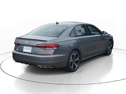 2021 Volkswagen Passat 2.0T R-Line