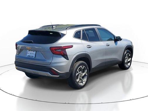 Sterling Gray Metallic 2025 Chevrolet Trax LT
